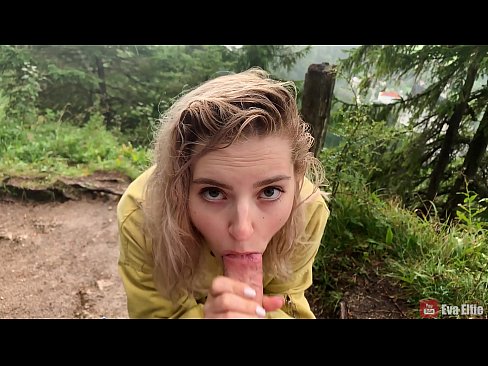 ❤️ فتاة تبتلع المني بعد اللسان العام - Eva Elfi يمارس الجنس مع الفيديو